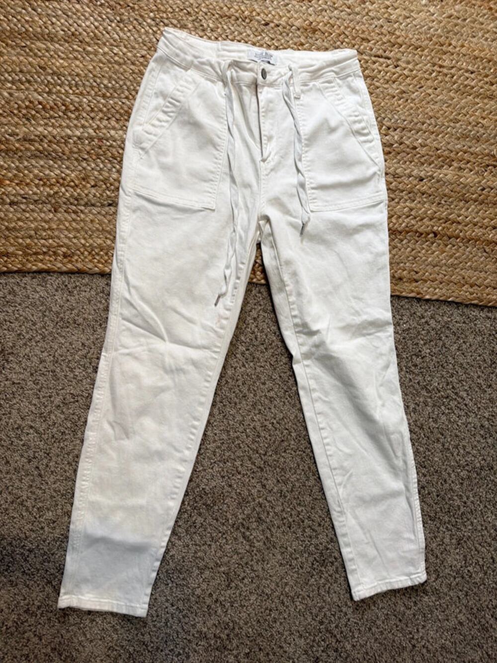 Judy blue 9 EUC white denim jeans, 2945